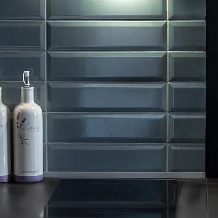 Tin Apartment *